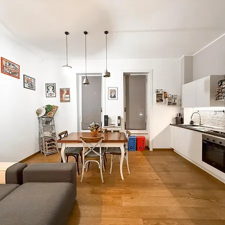 Apartment Trilocale Ampio E Luminoso, A 150m Dalla Metro Milan