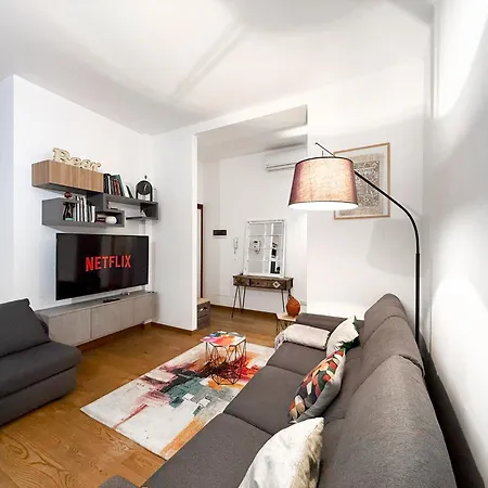 Apartment Trilocale Ampio E Luminoso, A 150m Dalla Metro Milan